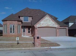 925 Preston Park Dr, Yukon, OK 73099