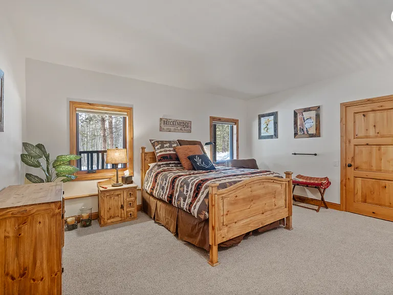 234 Solomons Ln — Photo 12