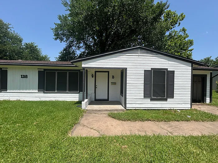 138 Vandenburg Dr #B — Photo 16