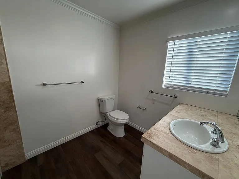 1106 Harrison Ave — Photo 6