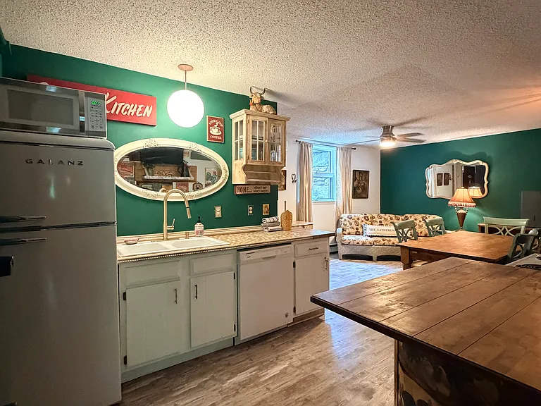 6263 Bearwallow Mountain Rd — Photo 3