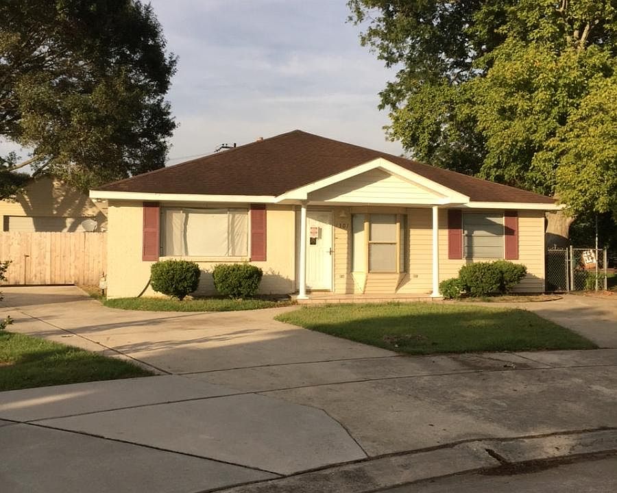 1st image of 1301 Clyde Dr