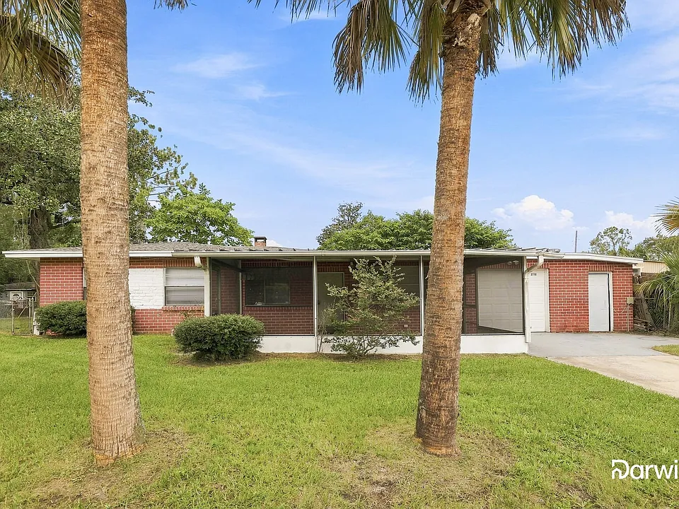 5716 Banyan Dr