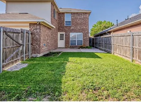 7702 Harbor Dr, Rowlett, TX 75088