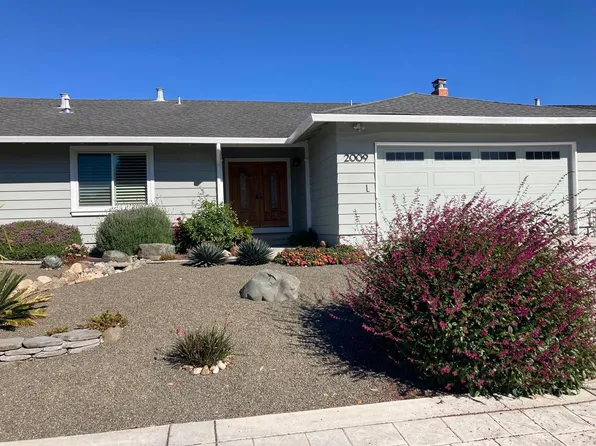 2009 Bordeaux Ln, Half Moon Bay, CA 94019