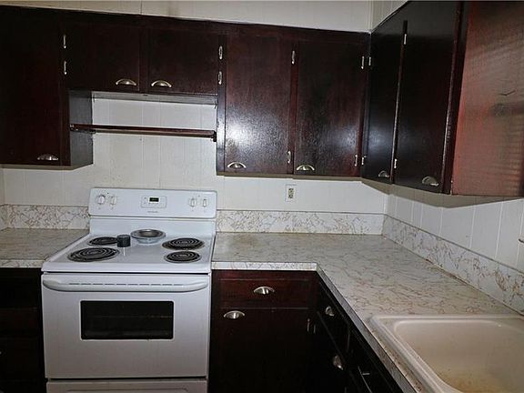 2nd image of 1004 W Lincoln Ave
