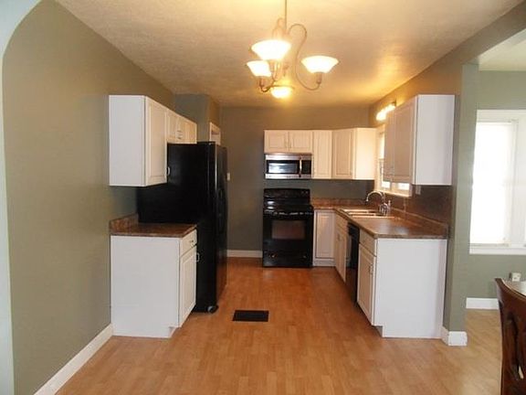 5th image of 2512 Farrington St