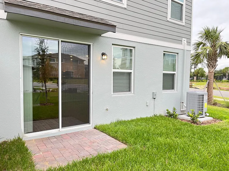 437 Legacy Loop — Photo 3