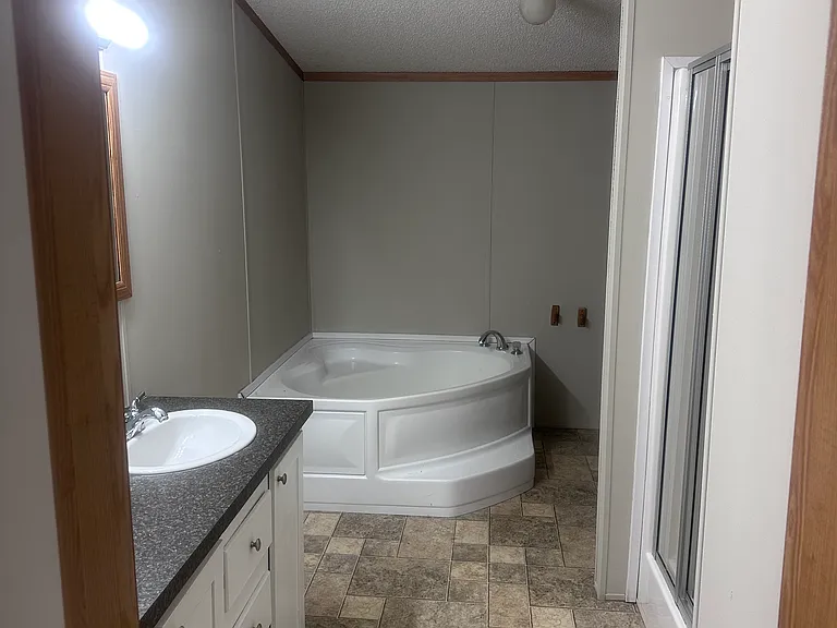 12239 Skyview Dr — Photo 15