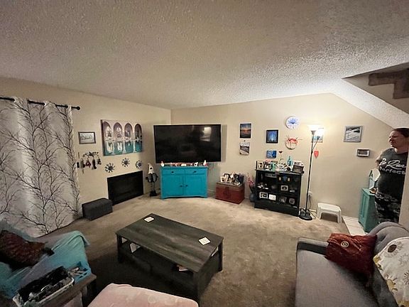 3rd image of 4726 Knickerbocker Ln