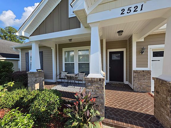 2nd image of 2521 Lantana Ln