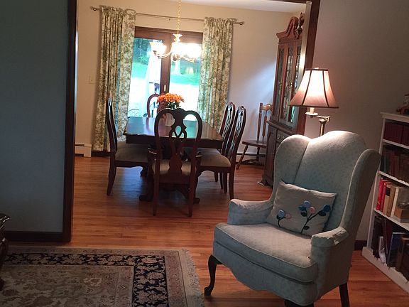 3rd image of 18 Primrose Dr