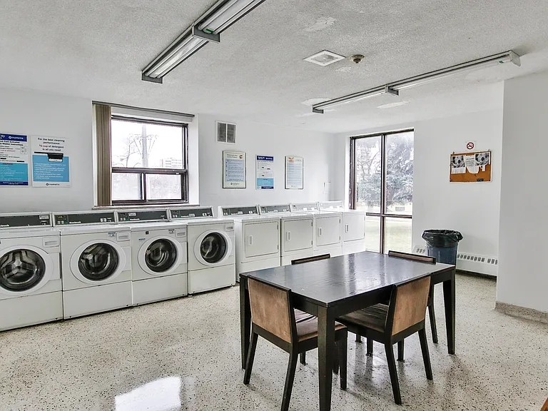 1785 Bloor St — Photo 28