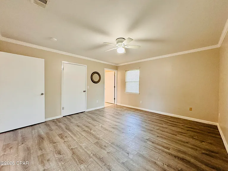 618 Gabriel St — Photo 15