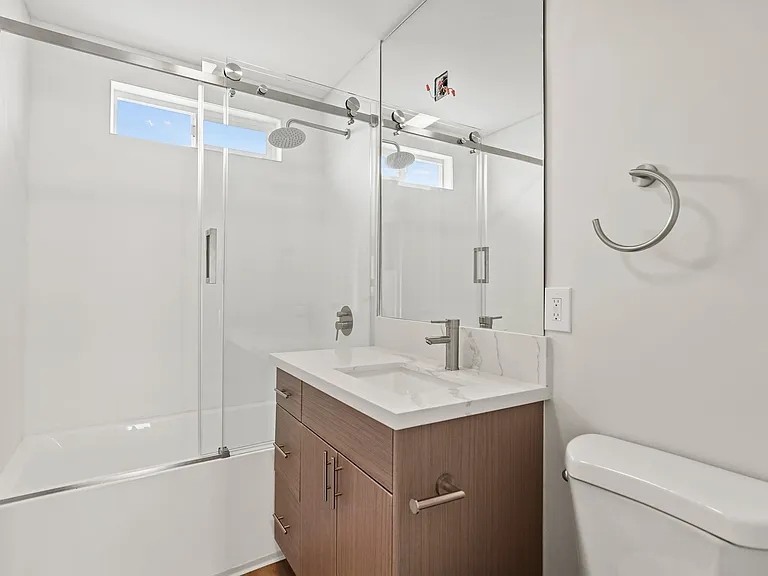 1358 W 36th St #D — Photo 8