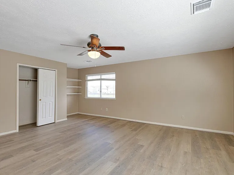16423 Ash Point Ln — Photo 35