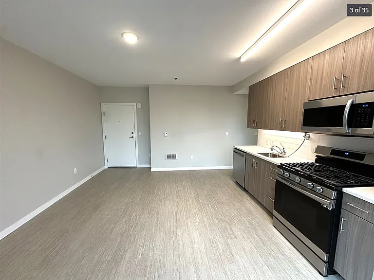 Division 31 Apartments — Photo 22