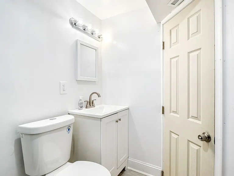 5204 Lackawanna St — Photo 28