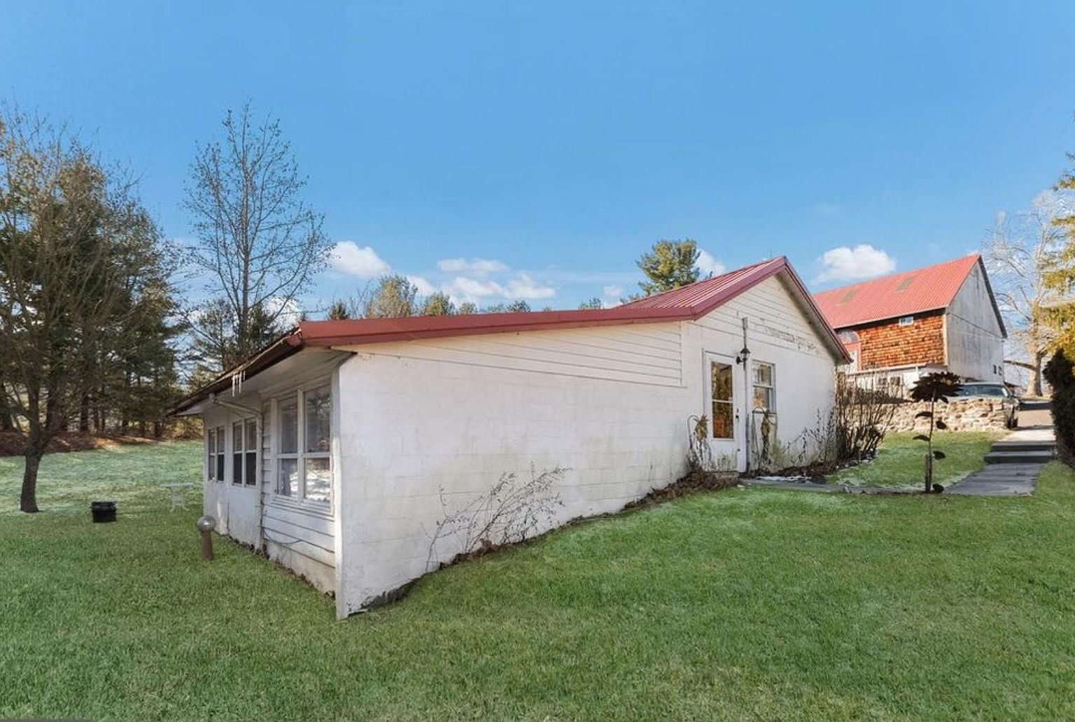 Pony's House 1289365_1.jpg