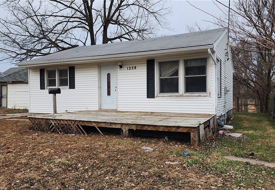 2nd image of 1228 Bon Air Ct