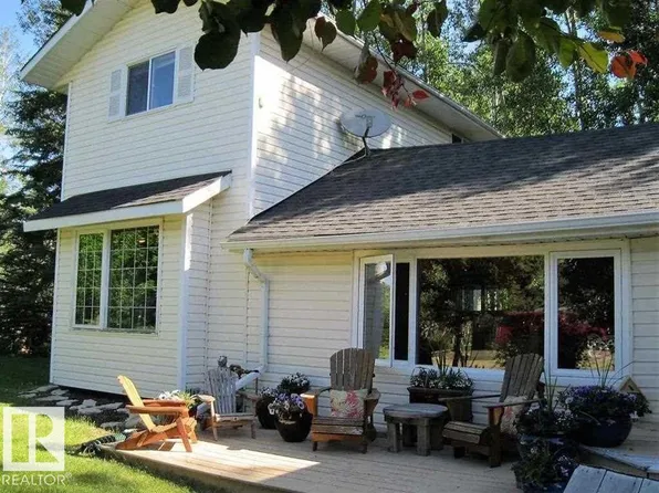516 5th St, West Cove, AB T0E 0A2
