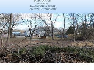 7 Wing Rd, Poughkeepsie, NY 12603