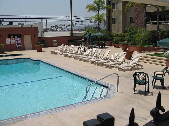 Pool & BBQ Deck