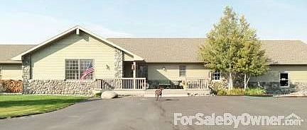 Front of House
						:
						Front of House