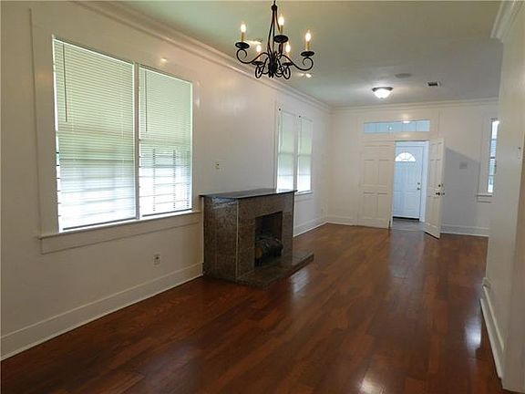 5th image of 2120 Convention St