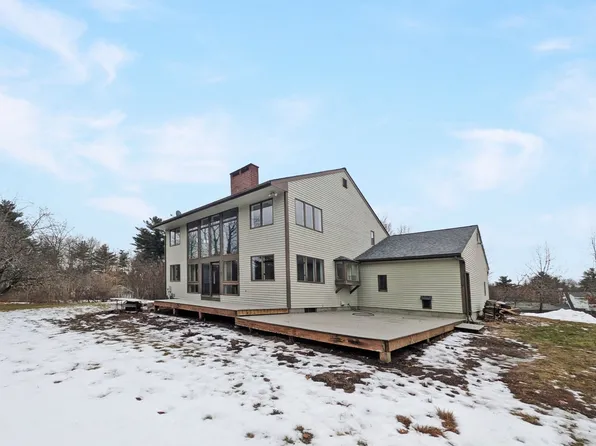 6 Bancroft St, Pepperell, MA 01463