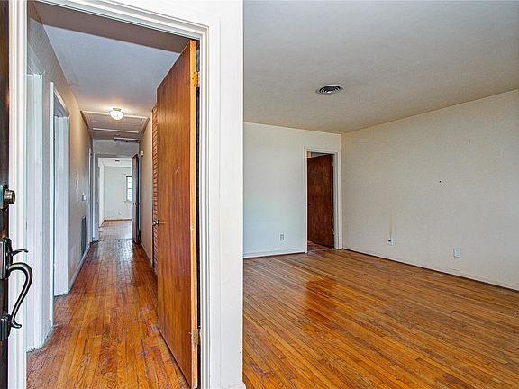 5th image of 4315 Sanford Rd