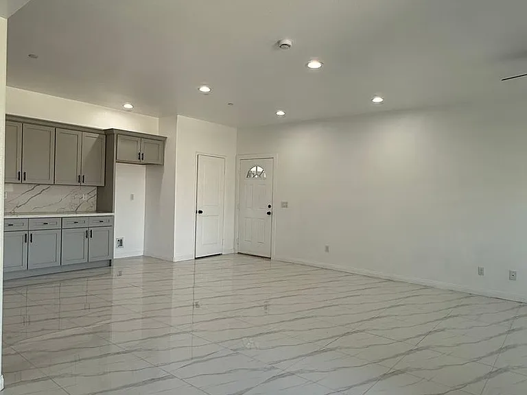 16220 Arrow Blvd — Photo 19