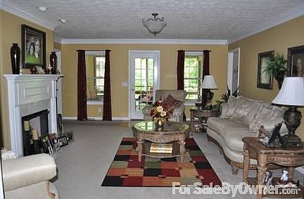 Formal Living Room
						:
						16 x 21