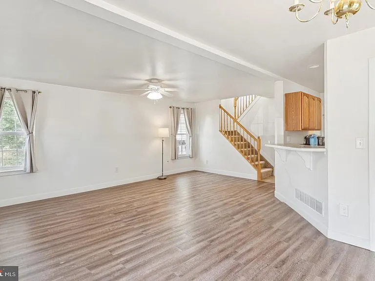 7821 Outing Ave #A — Photo 5