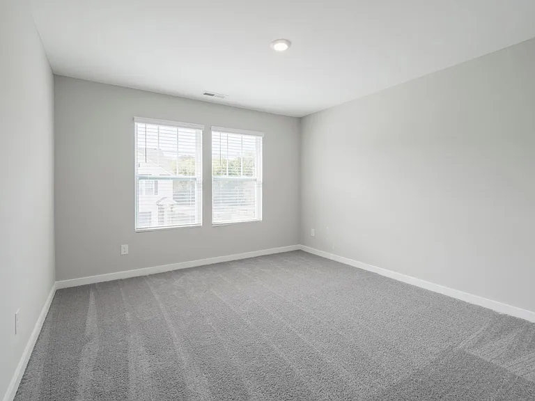 808 Lew St — Photo 31