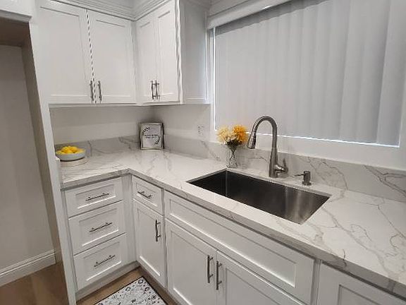 2nd image of 1512 Grismer Ave #3