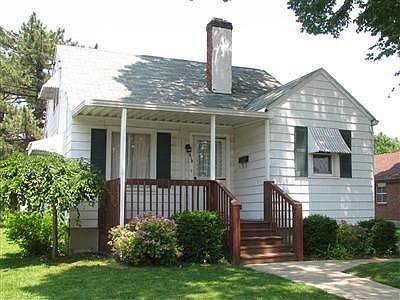 2nd image of 615 Bellaire Ave