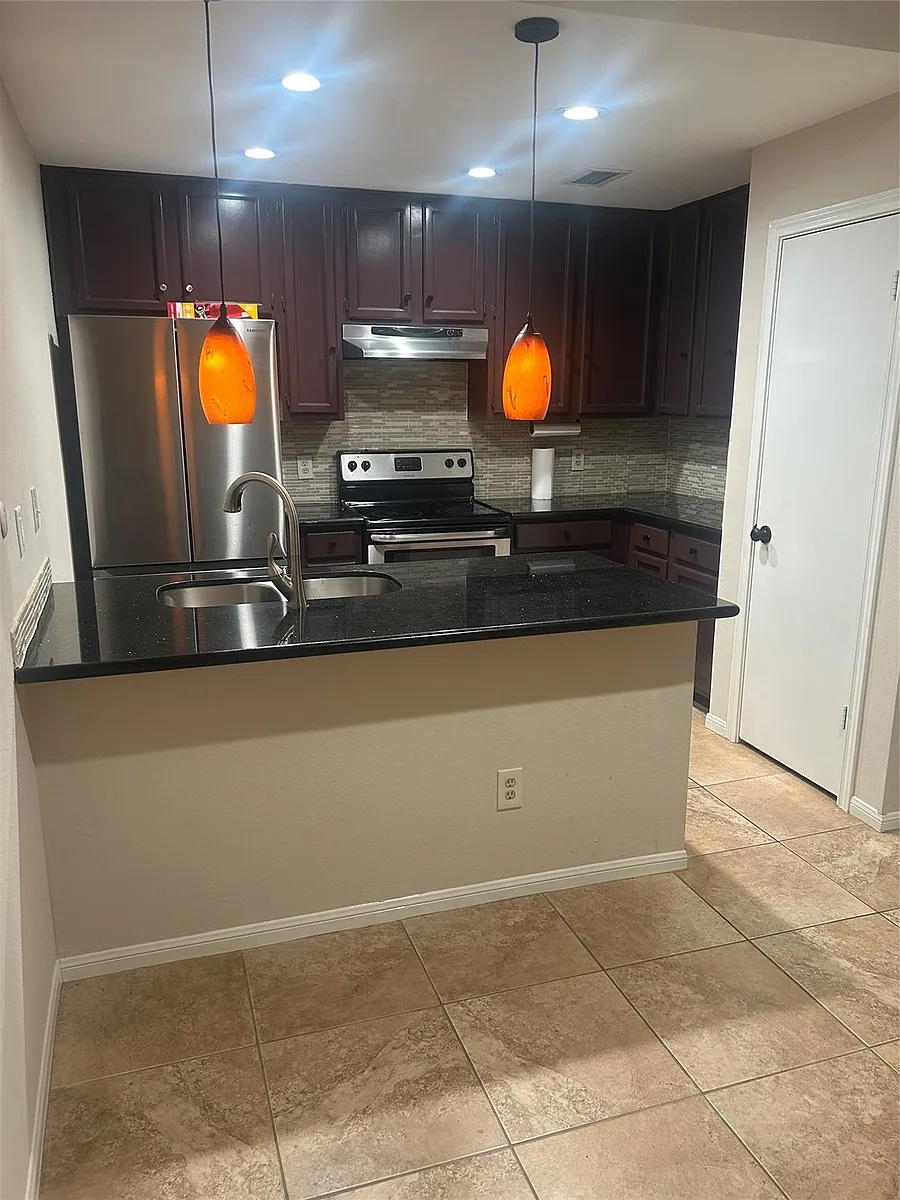 Building Photo - 11711 Memorial Dr #288