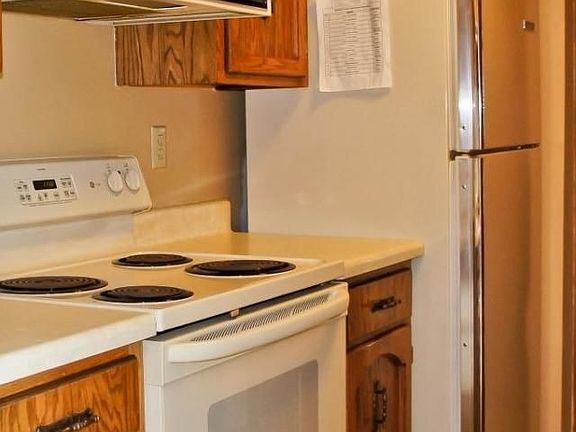 4th image of 916 Belsly Blvd