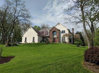 8 Bowns Hill Ln, Fairport, NY 14450