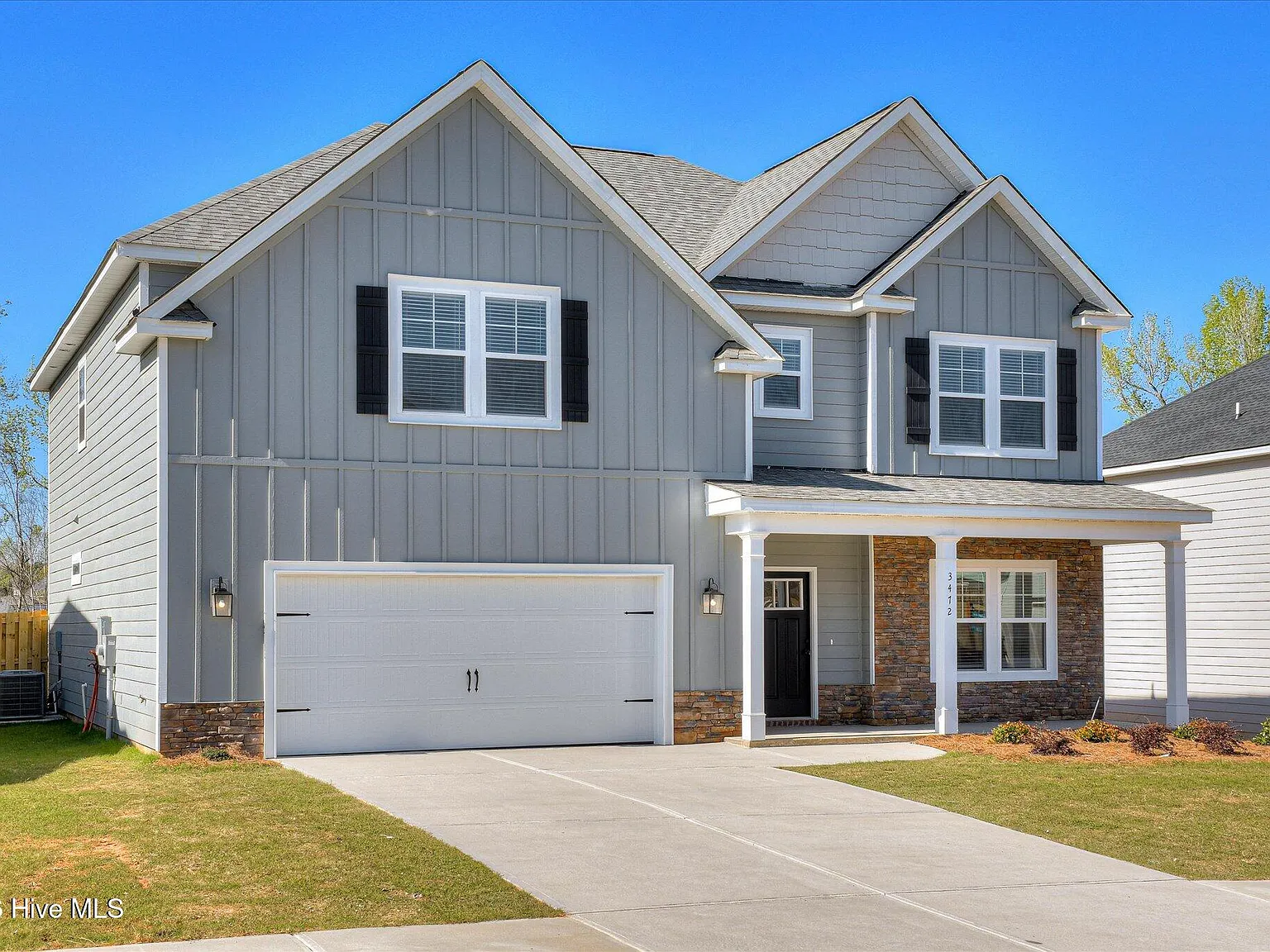 5 bed, 4.0 bath, 3060 sqft, $2,700 — Photo 2