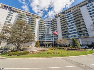 1 Claridge Dr PENTHOUSE 4, Verona, NJ 07044