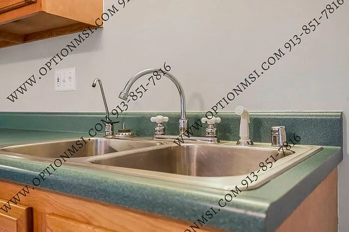 712 Harvey St — Photo 6