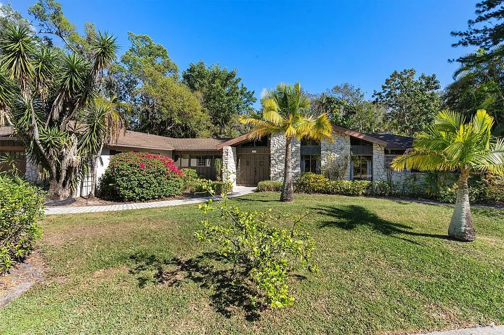 4 bed, 2.0 bath, 2321 sqft, $3,500 — Photo 1