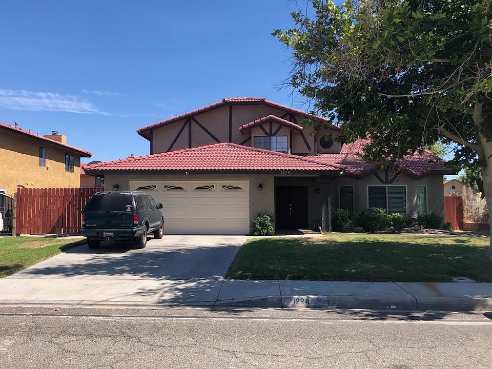 2nd image of 1224 Magnolia Dr