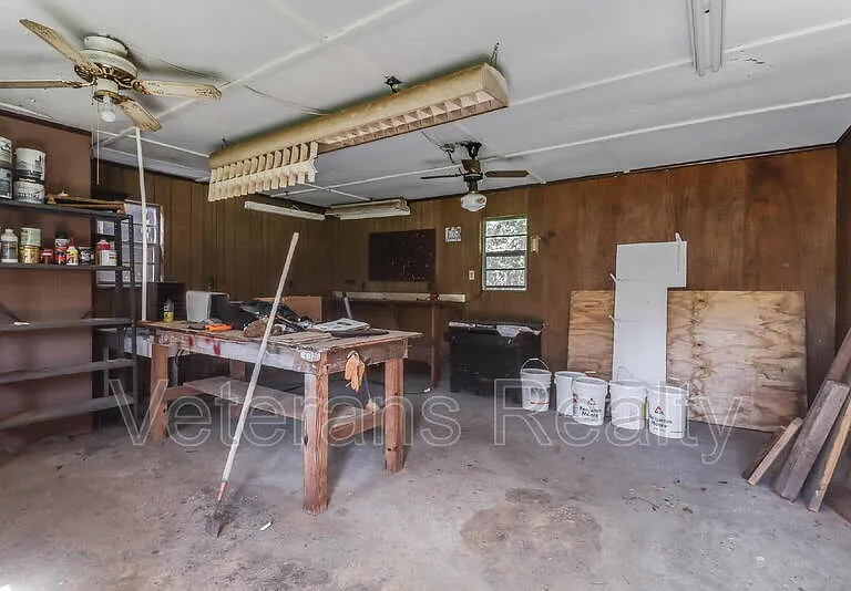 129 Quarles St — Photo 30