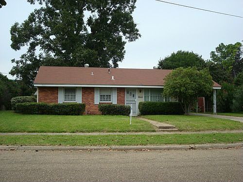 2nd image of 211 S Youree St