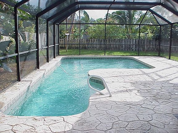 Screened pool
