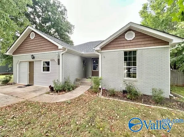 132 Landing Cir, Hazel Green, AL 35750