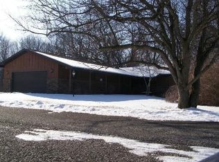 1235 Sherwood Gln, Princeton, IL 61356